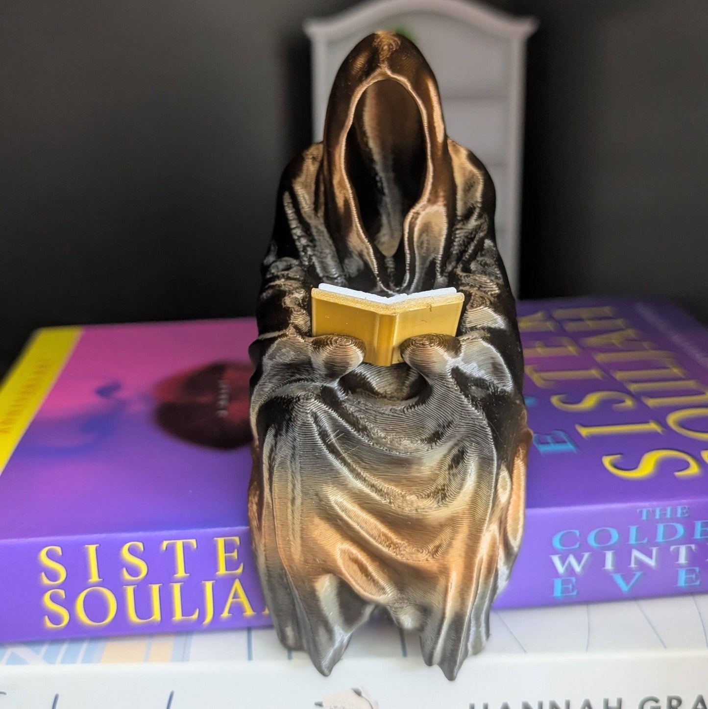 Suriel Shelf Decor