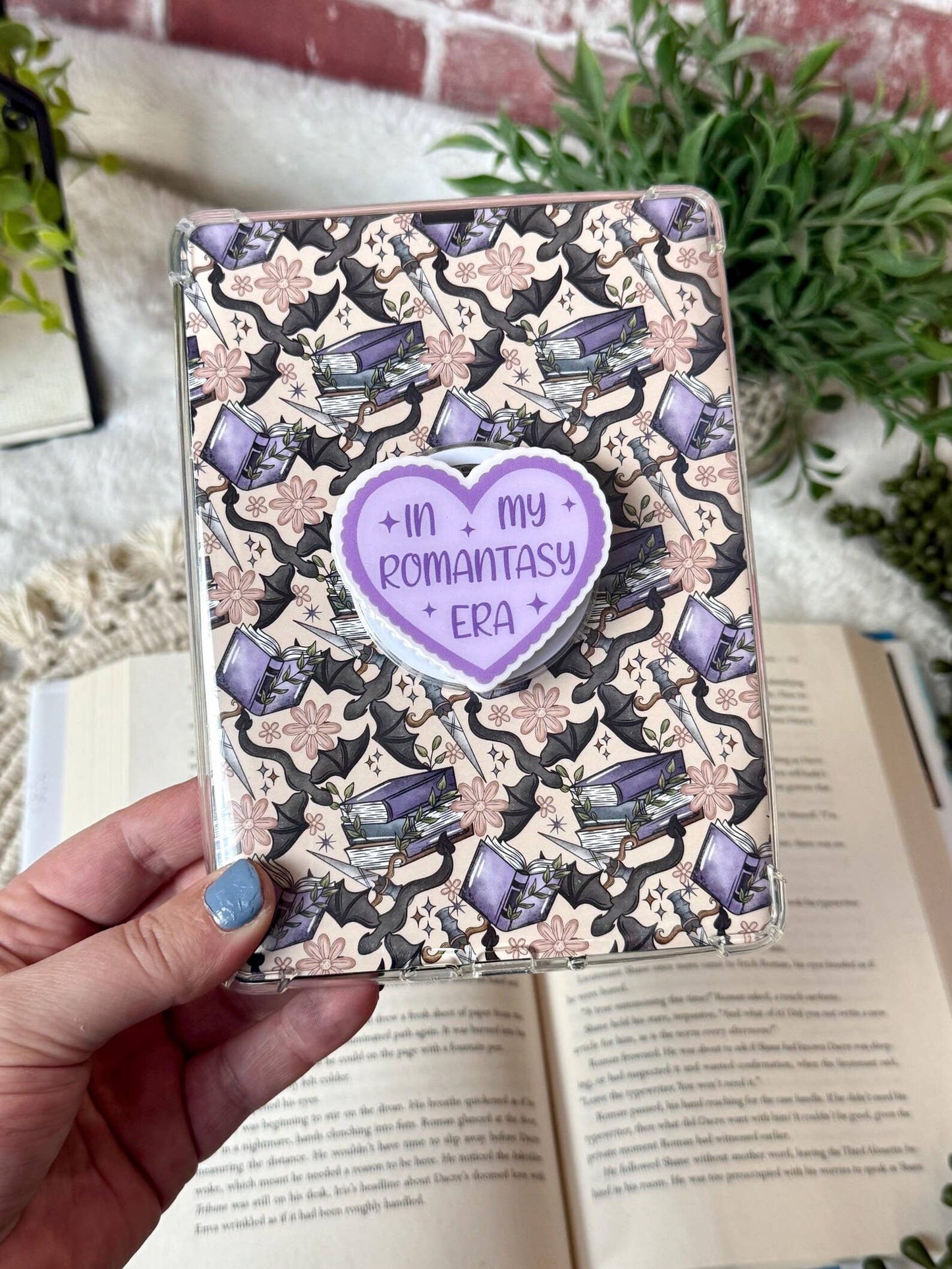 Romantasy Era Magnetic Kindle Grip