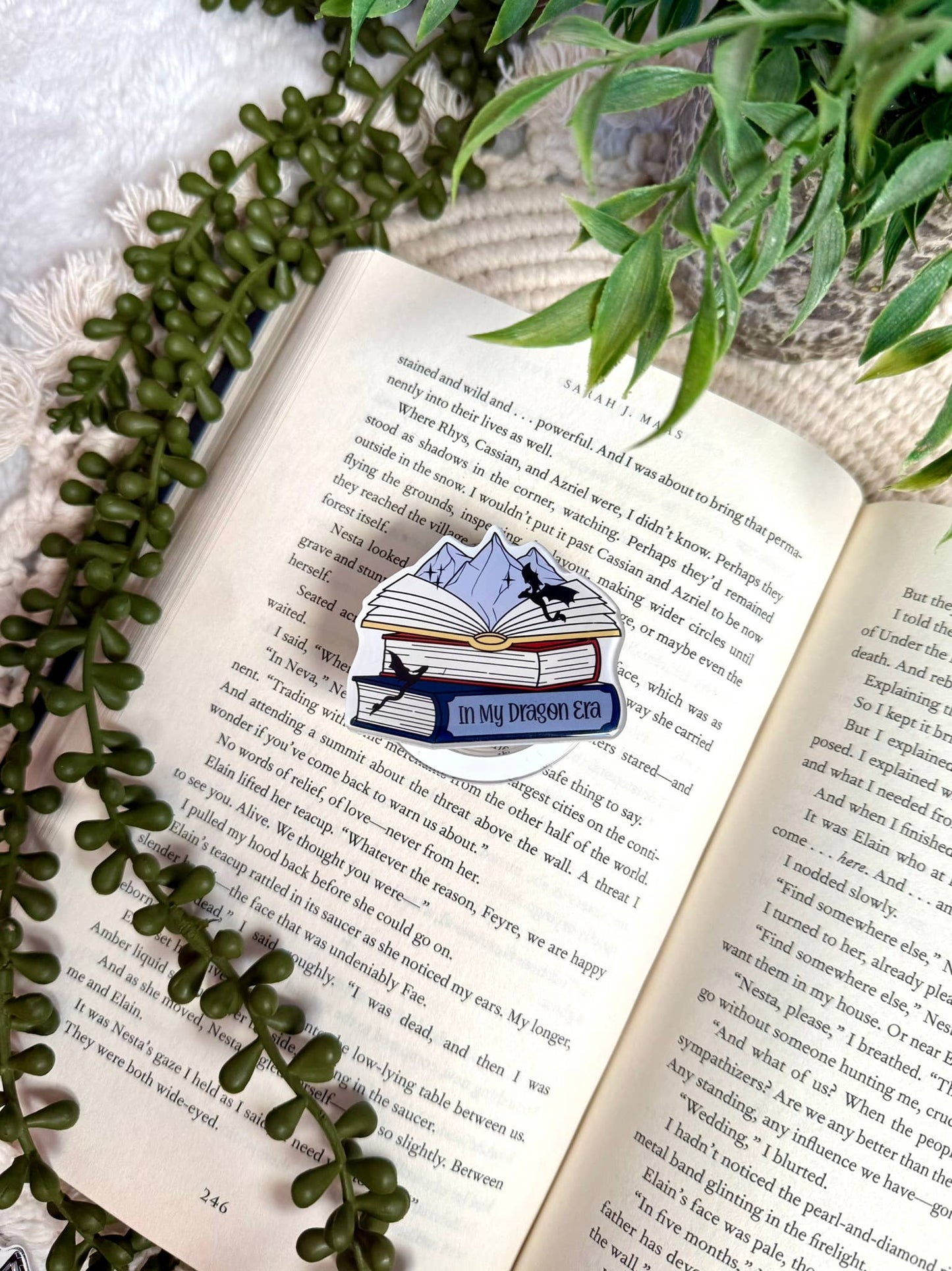 Dragon Era Book stack Magnetic Kindle Grip