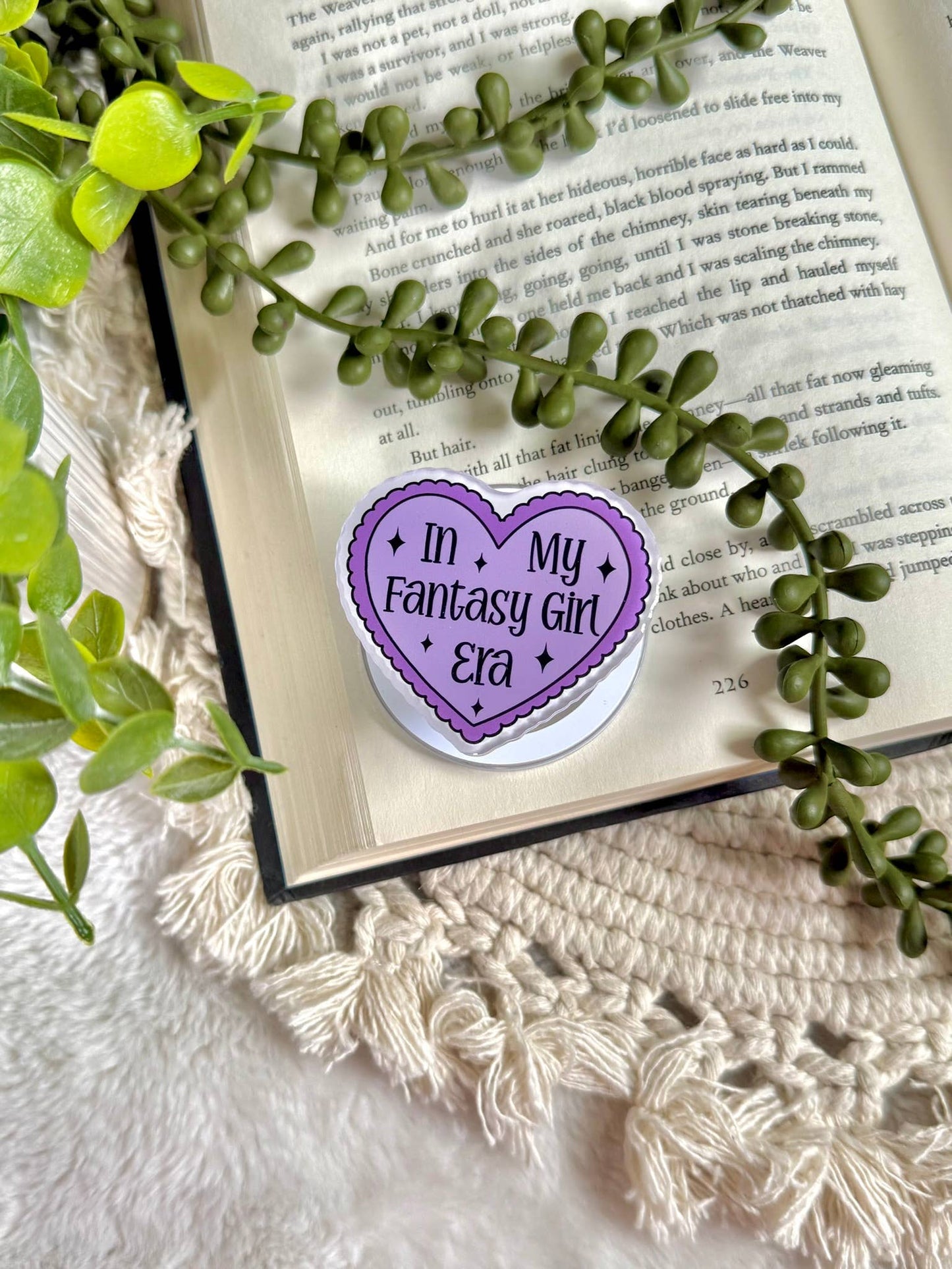 Romantasy Era Magnetic Kindle Grip