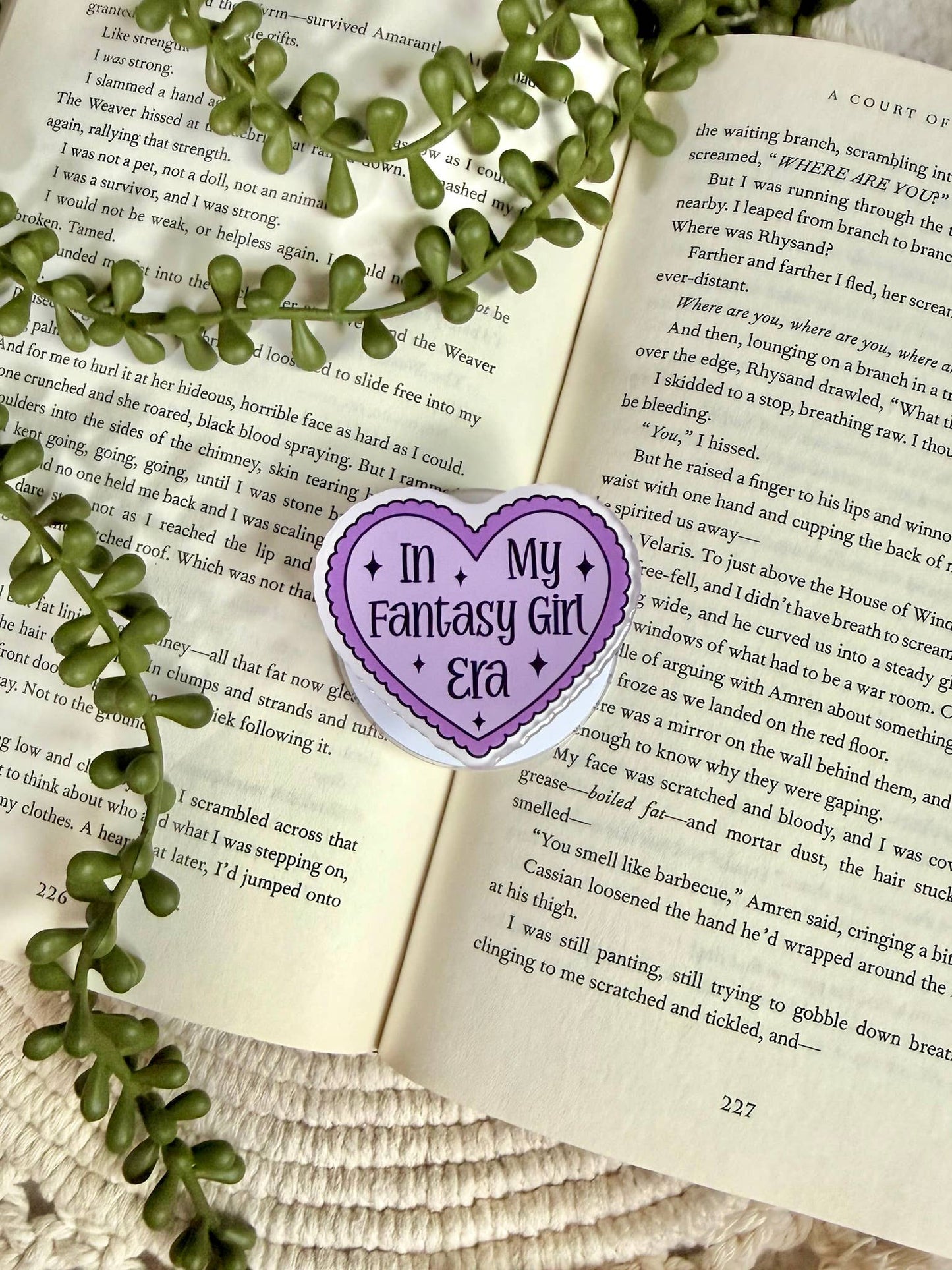 Romantasy Era Magnetic Kindle Grip