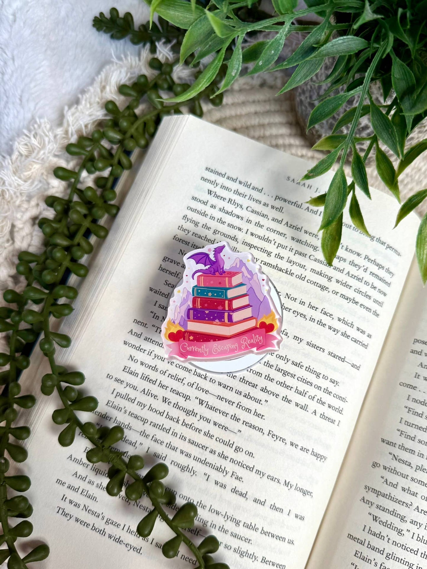 Escaping Reality Magnetic Kindle Grip
