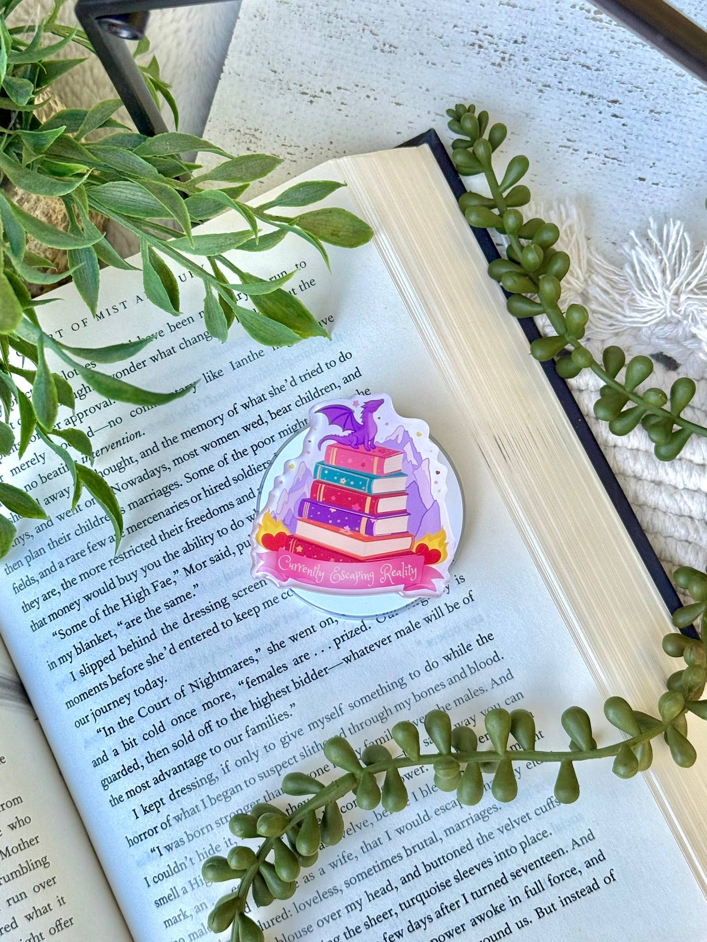 Escaping Reality Magnetic Kindle Grip