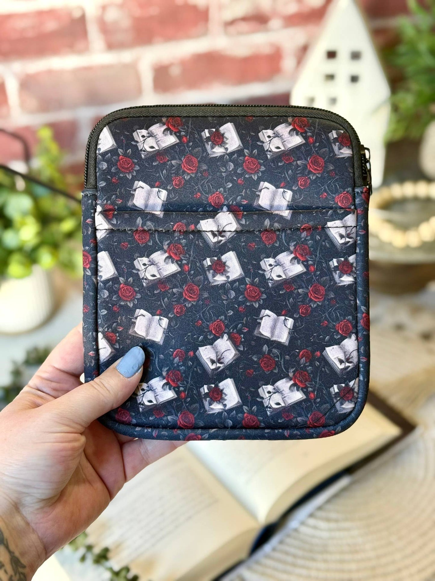 Reading Dark Romance Kindle Sleeve | Kindle Sleeve |Kindle