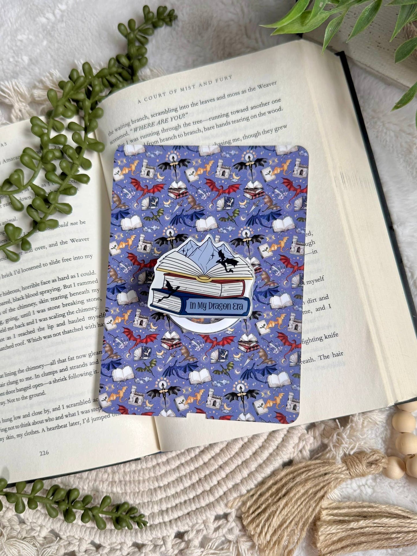 Dragon Era Book stack Magnetic Kindle Grip